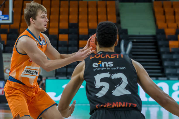 比赛后半程 比赛后半程