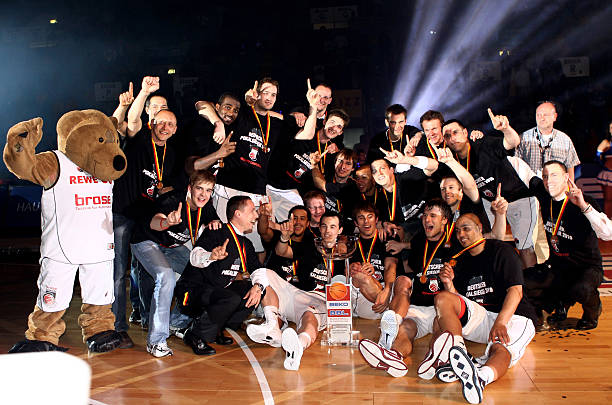 勇发挥守住 勇发挥守住